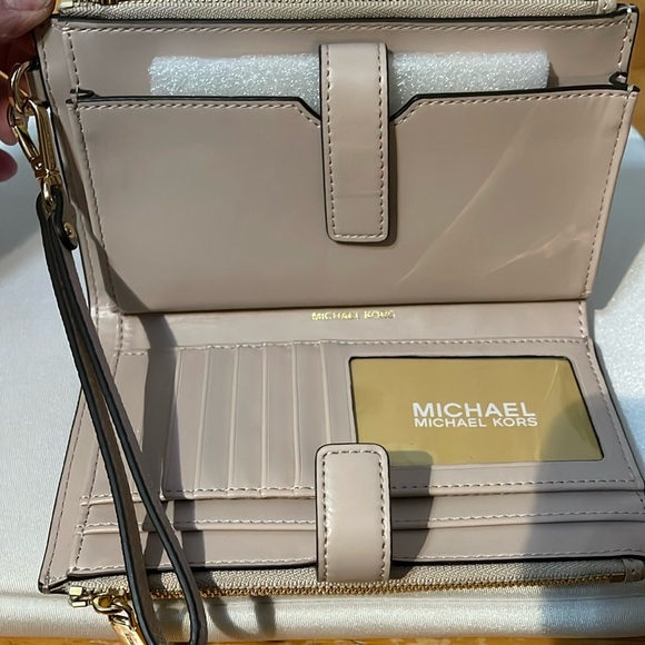 Michael Kors Wristlet - Picture 9 of 9